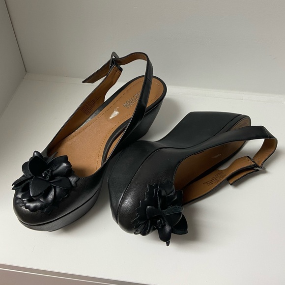 Wedge Sandals - Picture 2 of 7